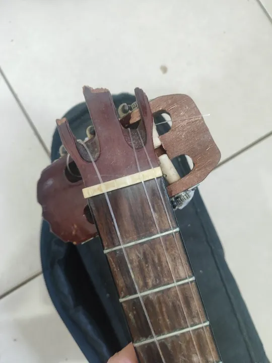 Violão Hofman com mão quebrada