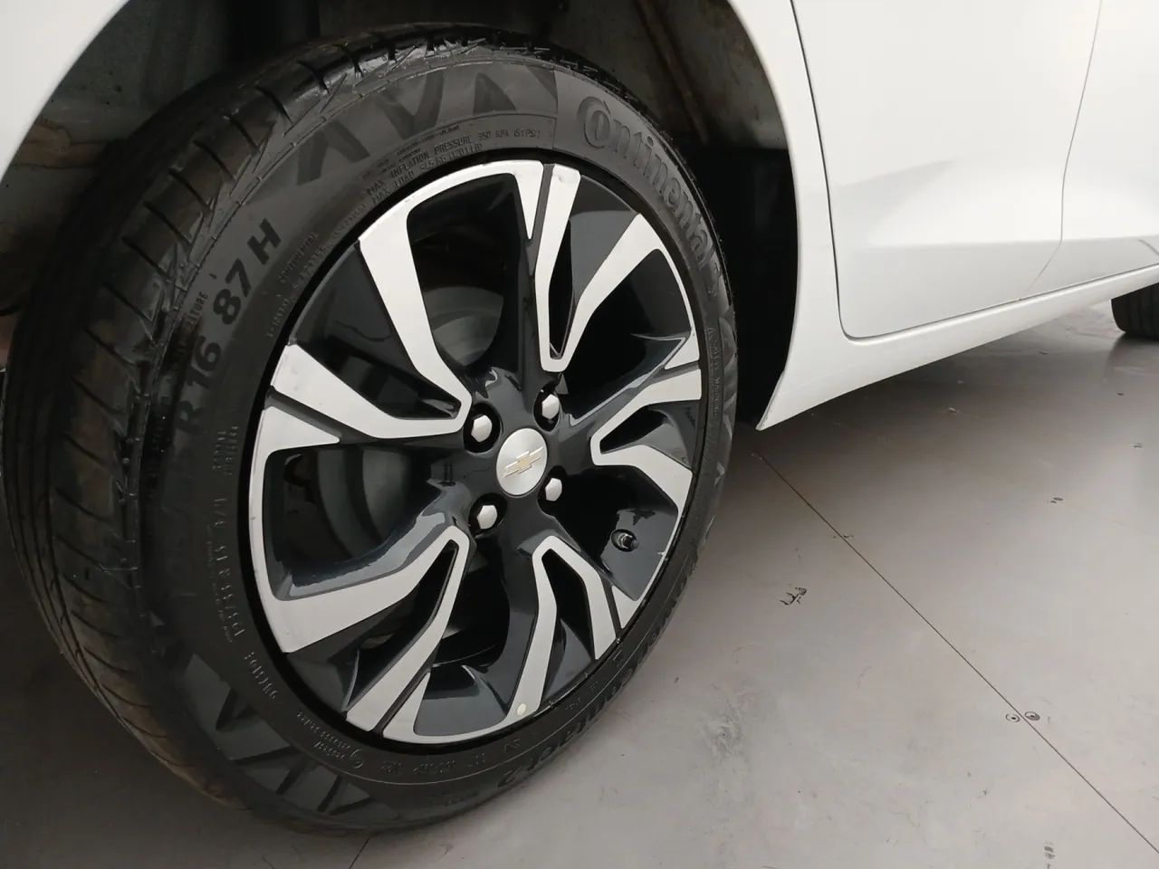 Chevrolet Onix Plus Premier 1.0 12V TB Flex Aut. 4P 2024 - Foto 14