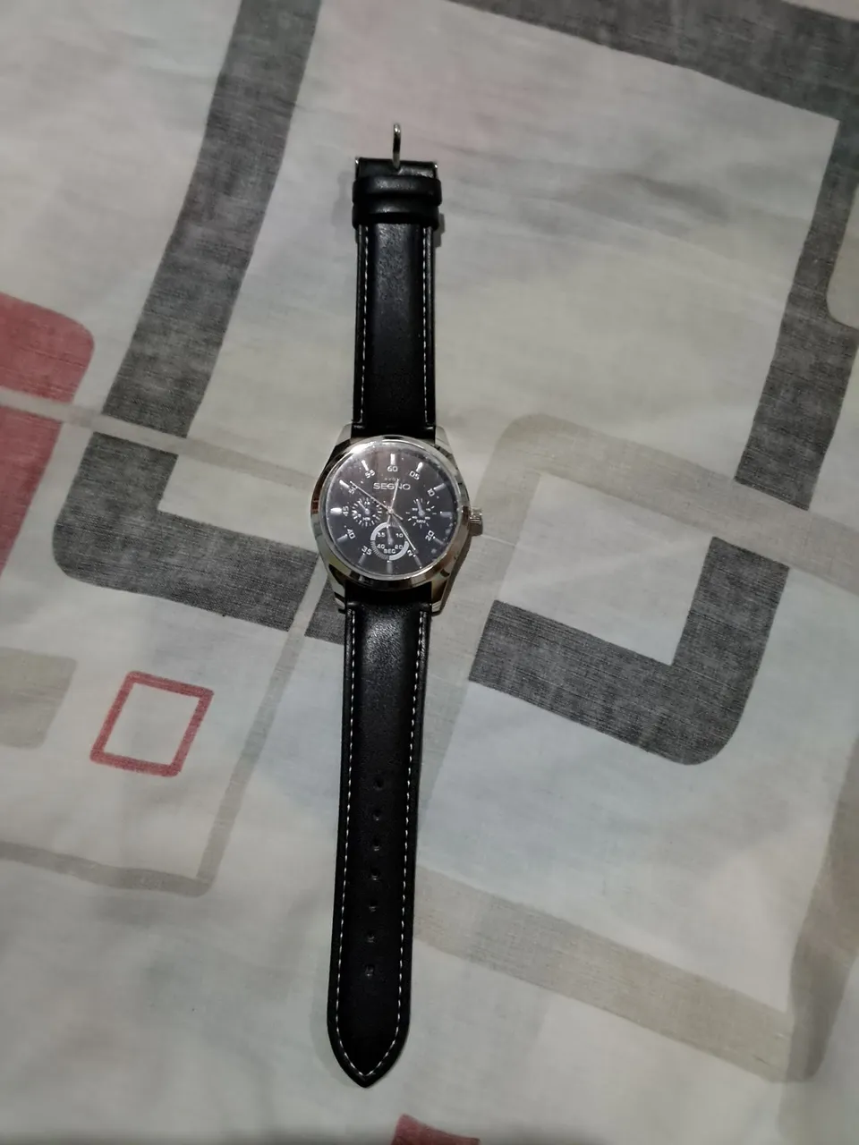 Relógio Masculino com Pulseira em Couro