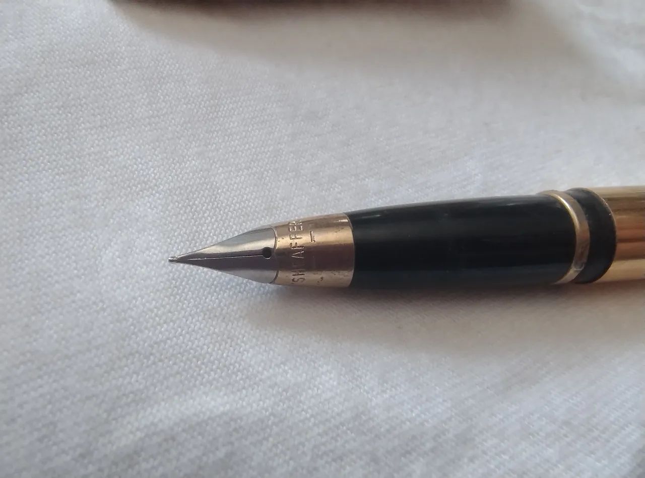 Caneta tinteiro sheaffer folheada a ouro 23k  - Foto 4