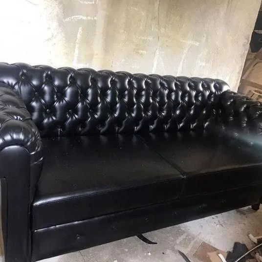 Sofá em capitonê 2 metros 