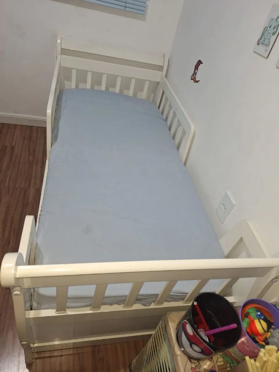 Mini Cama de solteiro branca com grade de proteção - Foto 3