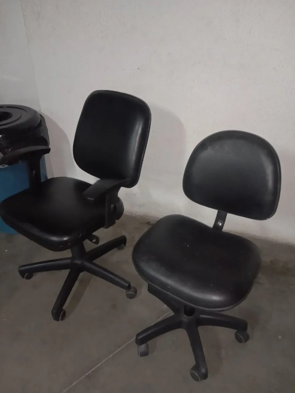 2 Cadeiras de Escritório com Rodinhas