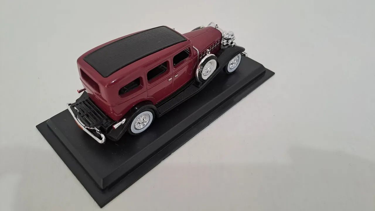 ** MT Cadillac 4-dr Hard Top 1932 esc. 1:43 AmerCom Collection - Foto 2