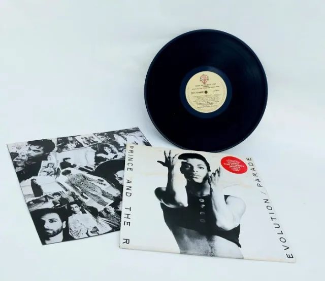 LP  EM VINIL - PRINCE AND THE REVOLUTION PARADE - Foto 3