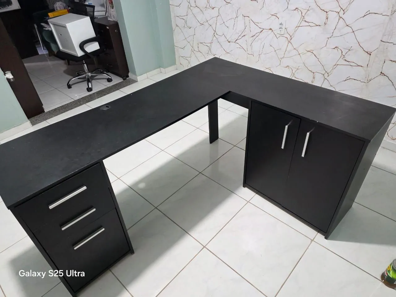 Mesa de Escritório em L Preta