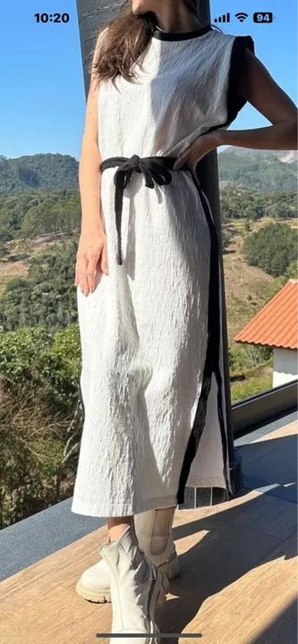 Vestido SEMPLICE branco com detalhe preto - Foto 2