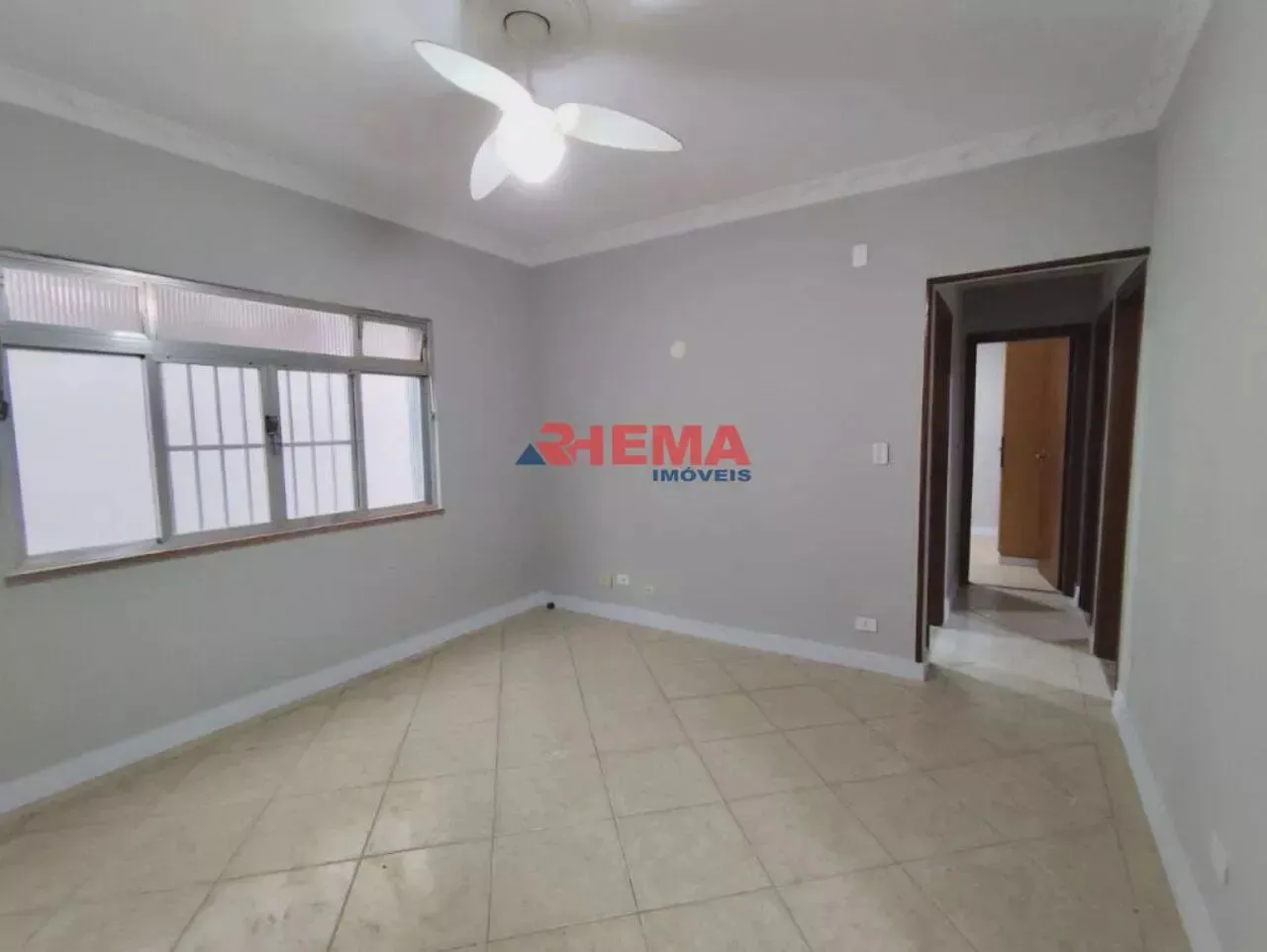 Comprar apartamento com 3 quartos no Gonzaga em Santos.