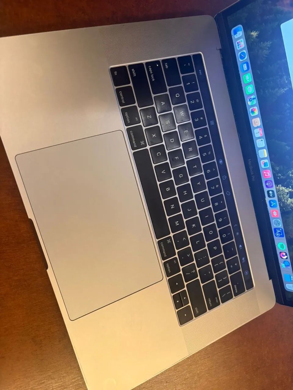 macbook pro touch bar 2016