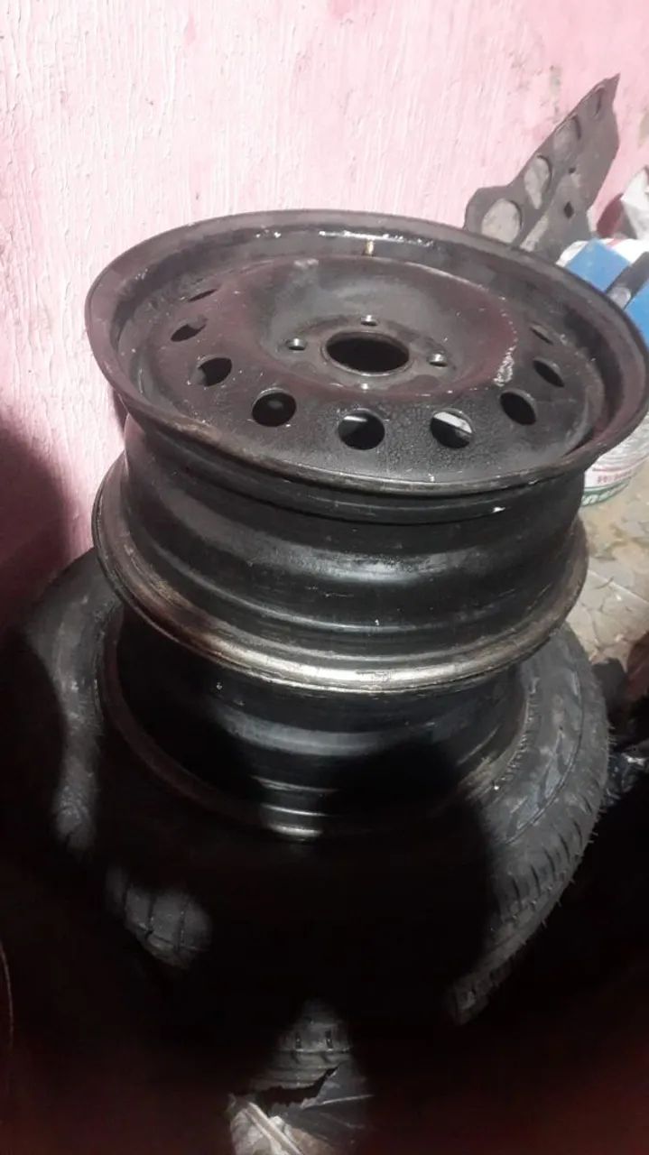 Vendo jogo de rodas de ferro aro 15  - Foto 3