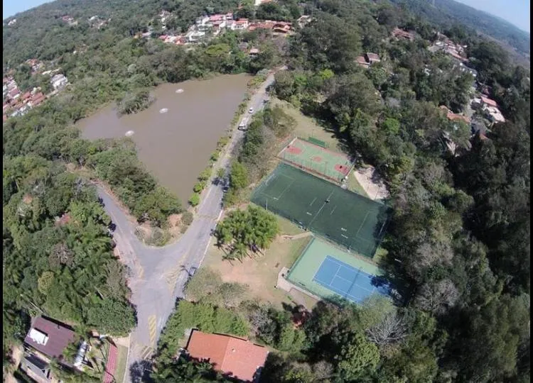 Terreno 619 m² condomínio fechado segurança 24 próximo a Cotia com acesso pela Raposo Tav