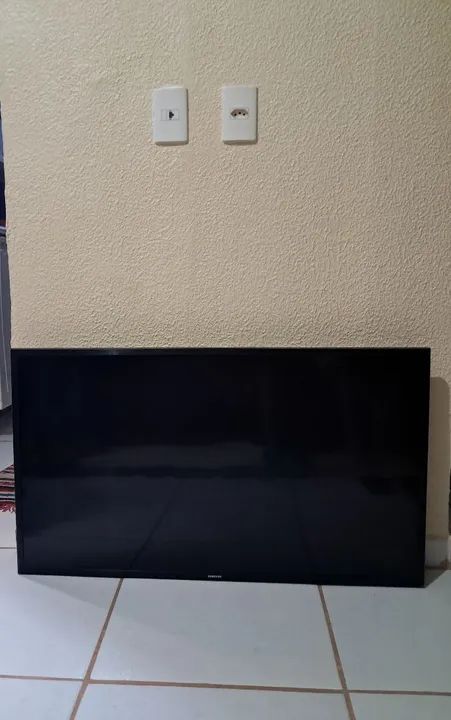 Smart TV Samsung 40 polegadas, Barra de led queimada 