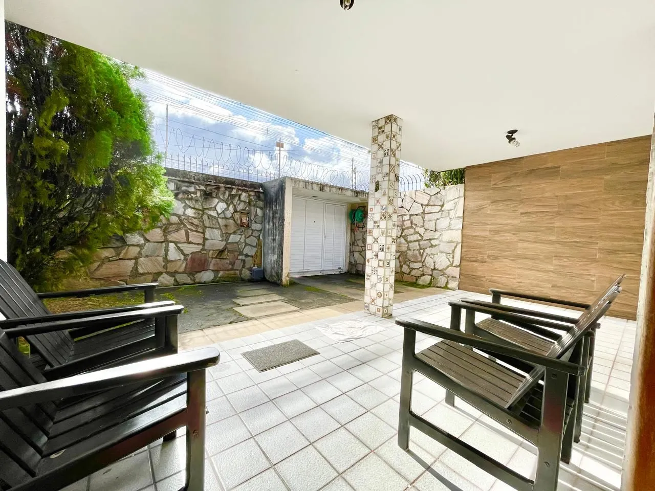 Casa com energia solar, 03 qts, suíte, ótimo custo benefício no Santos Dumont