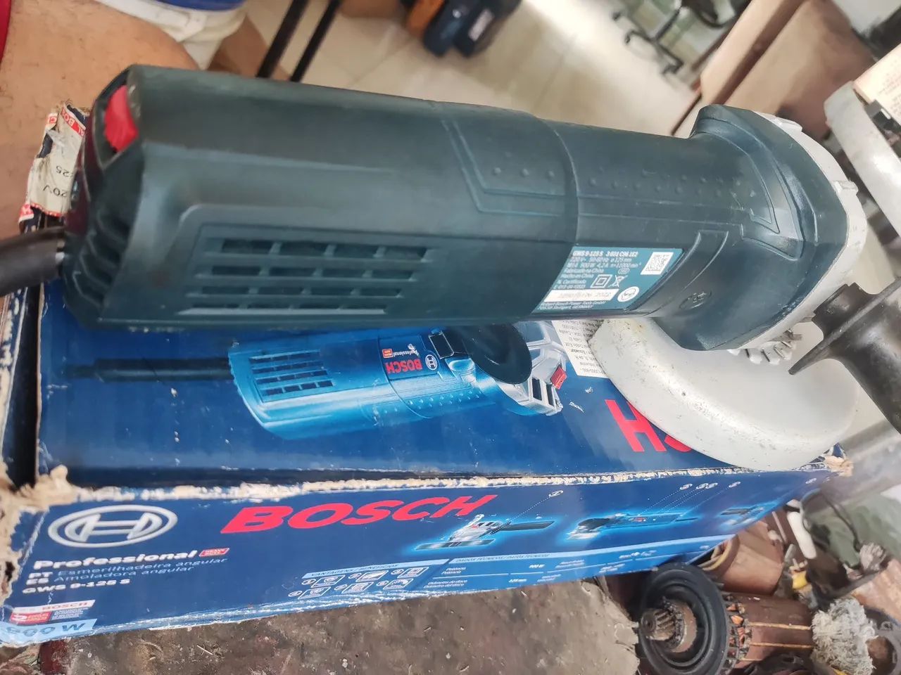 Esmerilhadeira Angular Bosch GWS 9-125com controle S - Foto 3