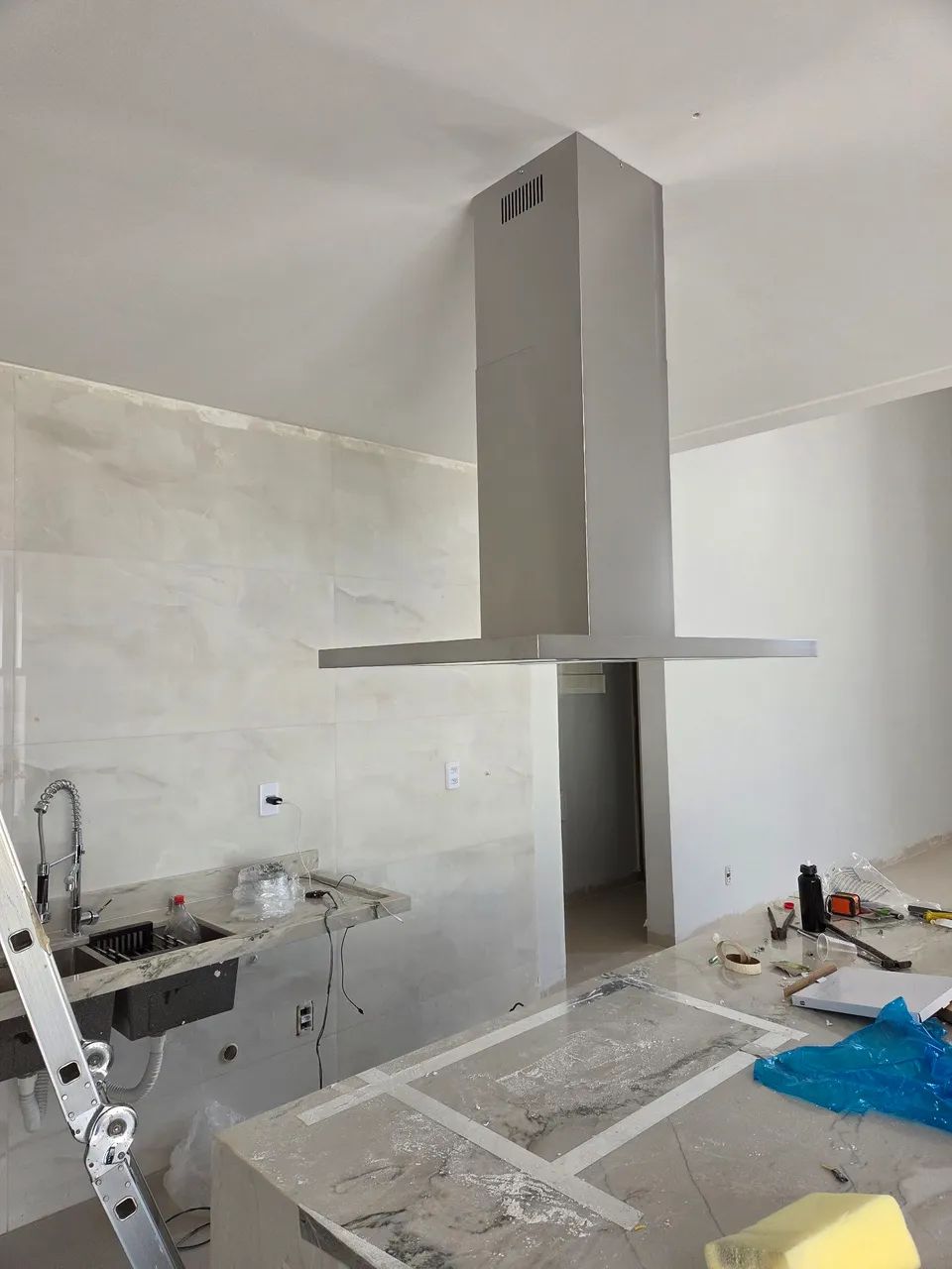 Instalação profissional coifa ilha  - Foto 3