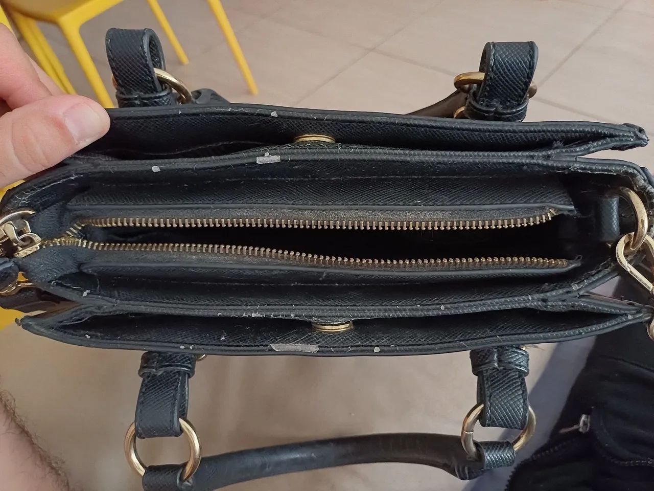 Bolsa Santa Lolla Preta. Em dinheiro (espécie) faço por R$ 40,00.  - Foto 4