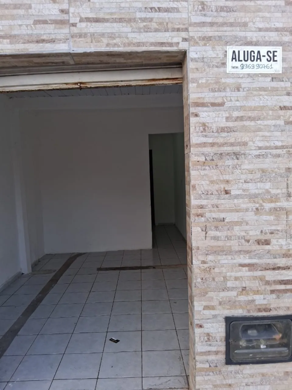 Aluga-se ponto de comércio 