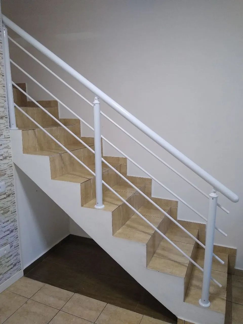 Guarda Corpo em Aluminio Tubular redondo. Para escadas e patamares - Foto 4