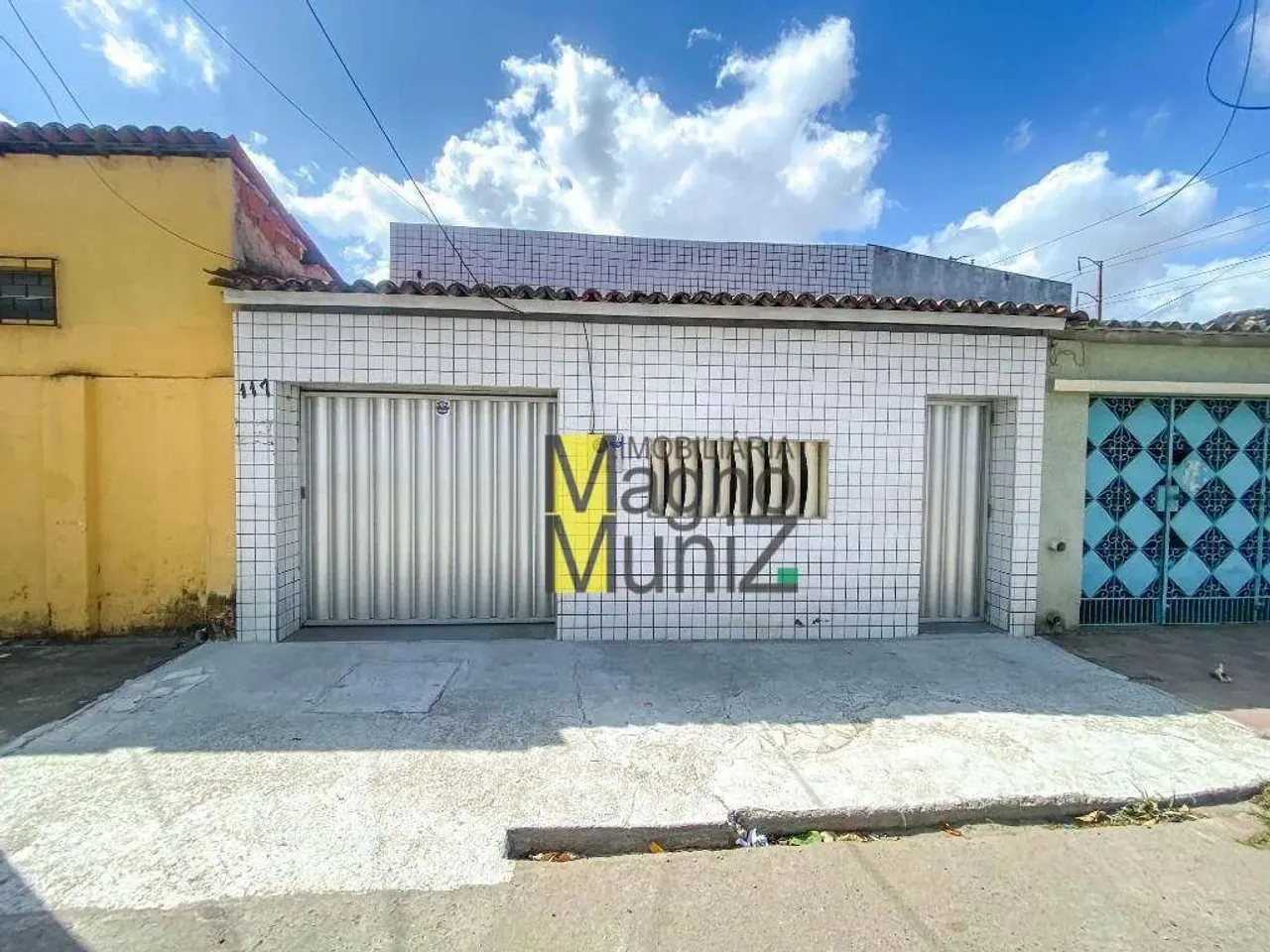 Casa com 3 dormitórios para alugar, 155 m² por R$ 1.300/mês - Aerolândia - Fortaleza/CE