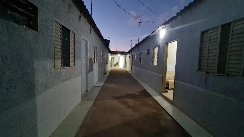 Vendo um Lote de 360 metros com 6 Quites 4 de 1 Quarto e 2 de 2 Quartos em Aguas Lindas GO