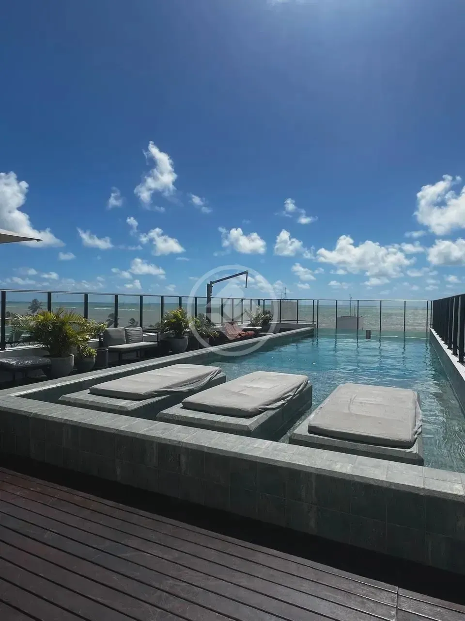 2 Flats à Venda na Avenida Principal da Praia do Bessa em João Pessoa!