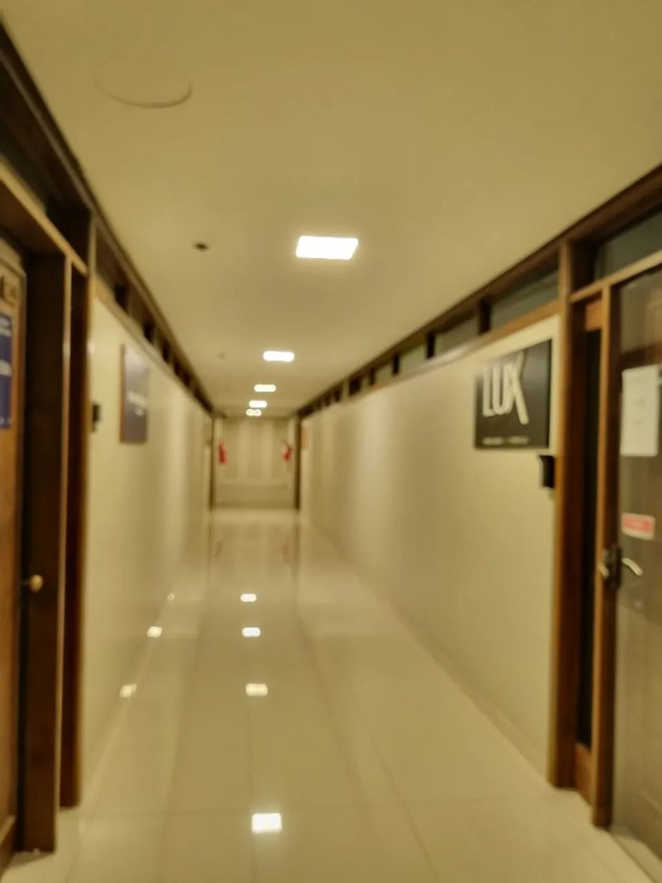 Alugo Sala comercial 100m2 ótima localização POA - Foto 2