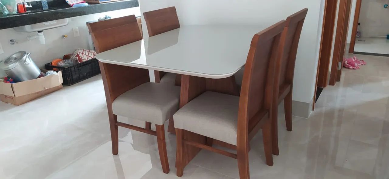 Mesa de Jantar com 4 Cadeiras resistente de madeira  - Foto 2