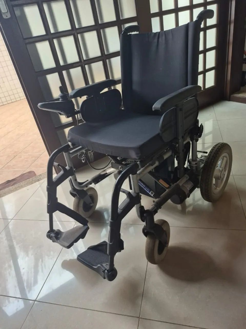 Cadeira de Rodas Motorizada E4