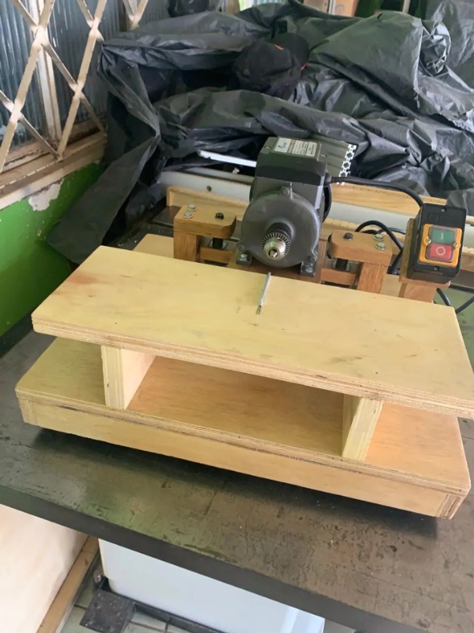 Furadeira para Fabricação de Gaiola Voltagem 110v ou 220v (Faça a escolha da voltagem)