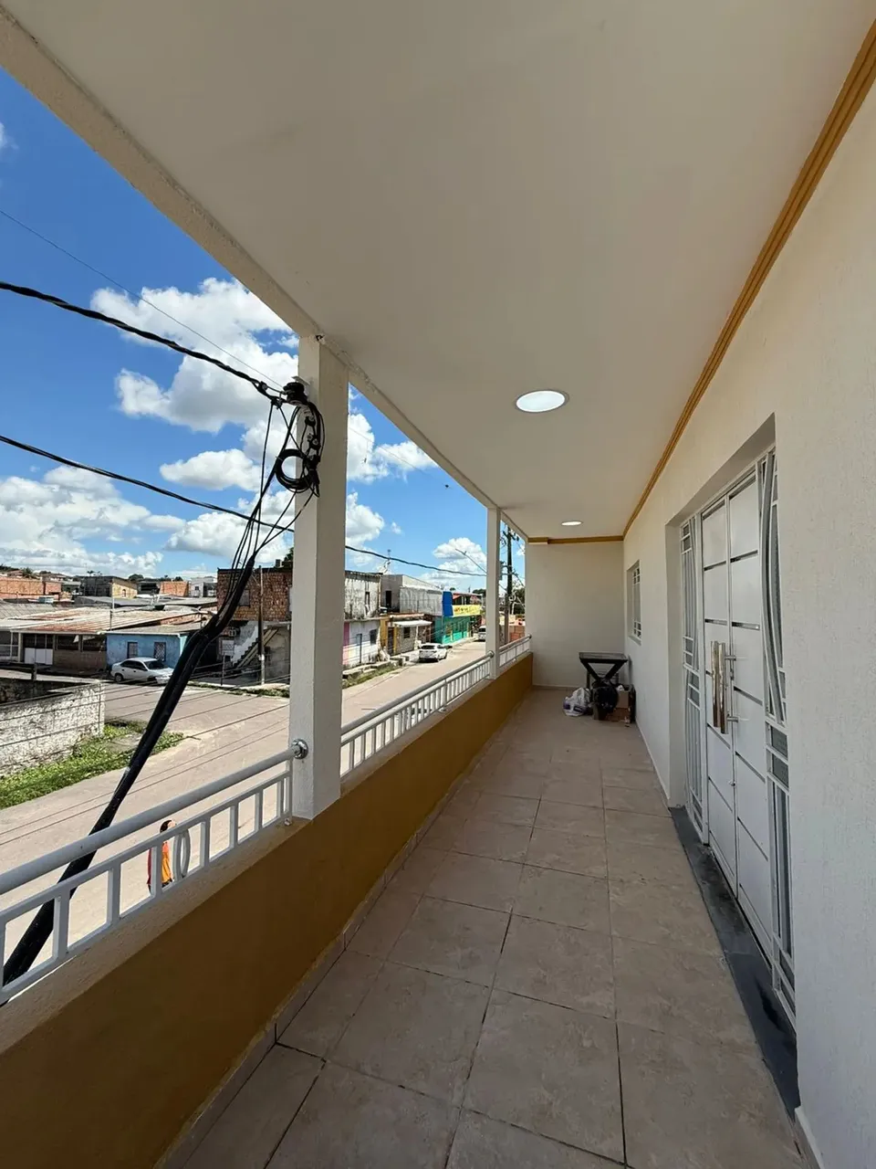 ALUGO SOBRADO COM 3 QUARTOS NO BAIRRO TARUMÃ AÇU