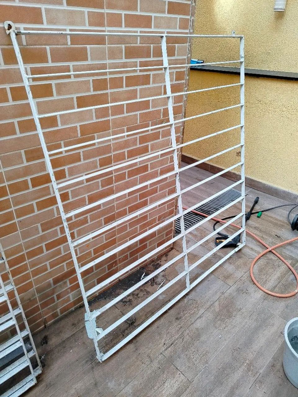 Vende-se Grade proteção em ferro Galvanizado