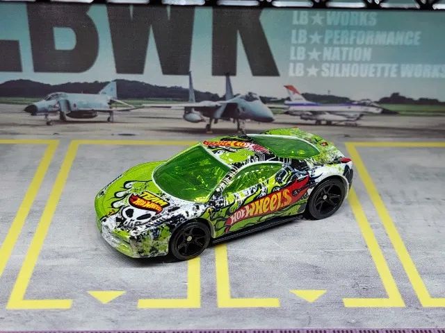 Hot Wheels Ferrari 458 Challenge Team Hot Wheels Verde Claro