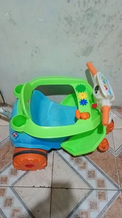 Vendo carrinho de passeio infantil de bb 