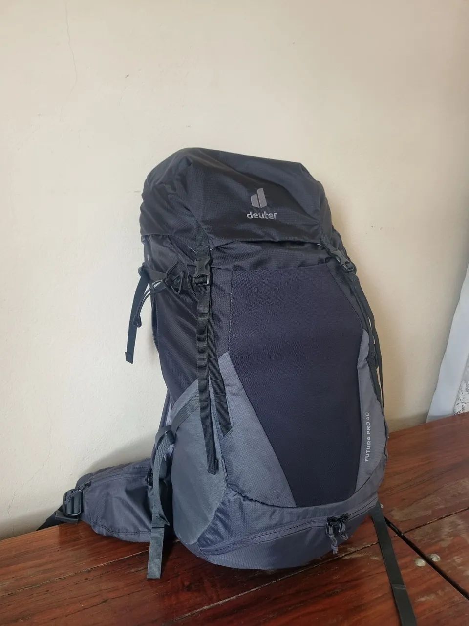 Deuter mochila Futura Pro 40L - MUITO NOVA, usada 4x