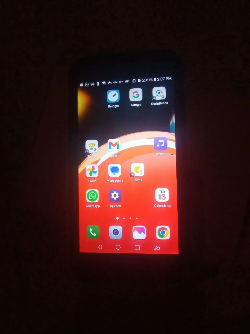 Smartphone LG K 9 TV só detalhe 