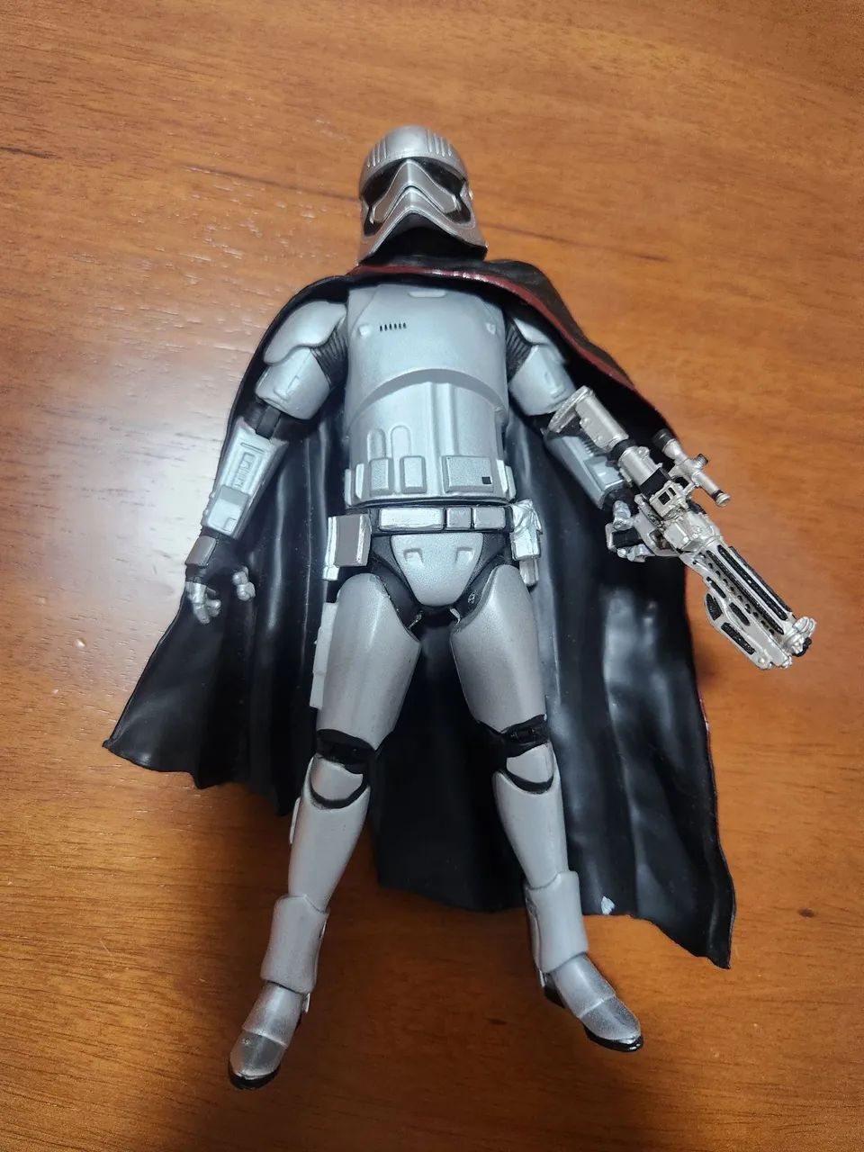Action Figures Star Wars - Capitã Phasma - Despertar da Força) - Foto 4