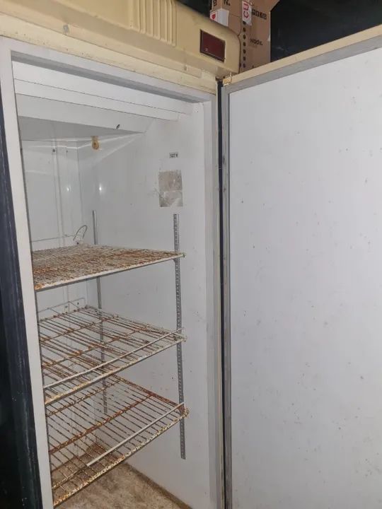 Cervejeira 570L Retrô Com Rodinhas 110V - Foto 4