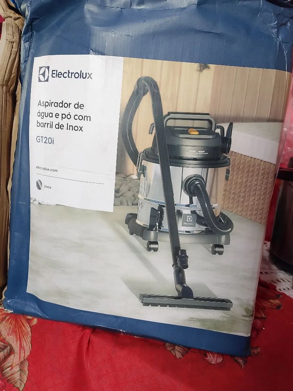 Aspirador de Pó e Água Electrolux GT20i Inox