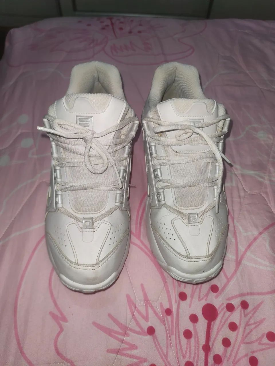 Tênis branco Fila, veste 37 