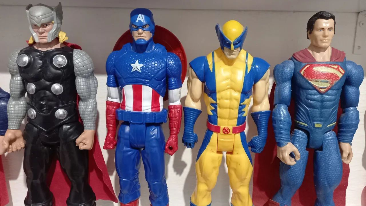Bonecos de super-heróis - Thor, Capitão América, Wolverine e Superman - Foto 3