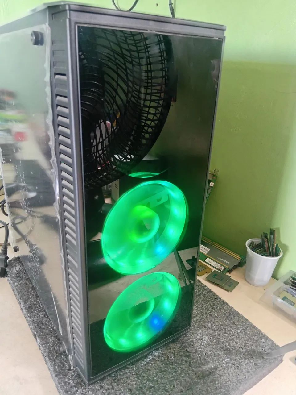 PC Gamer com LEDs RGB e Excelente Desempenho