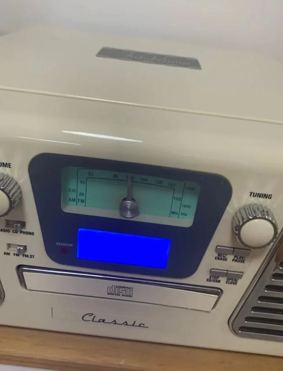 Rádio toca-discos retrô com CD Player Seminovo - Foto 2