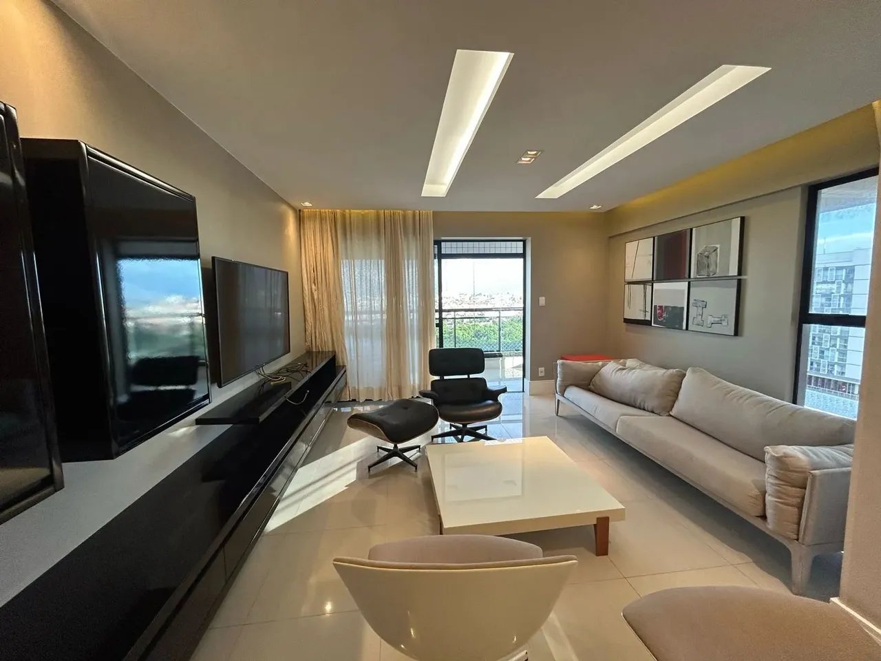APTO MOBILIADO NA PENÍNSULA - 3 SUÍTES - 156M2 - NASCENTE - HALL PRIVATIVO
