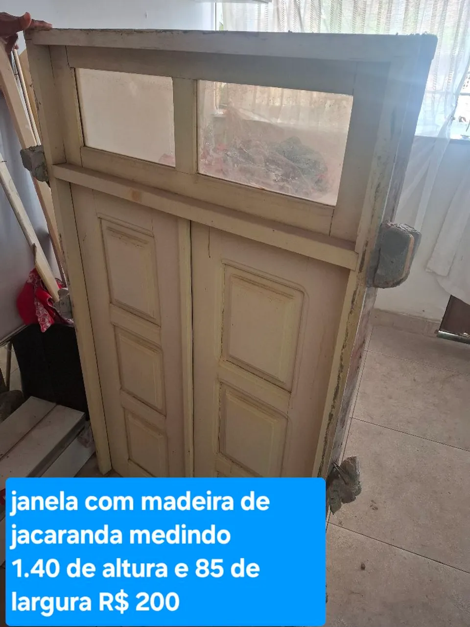 Janela de madeira jacarandá 1,40x85cm