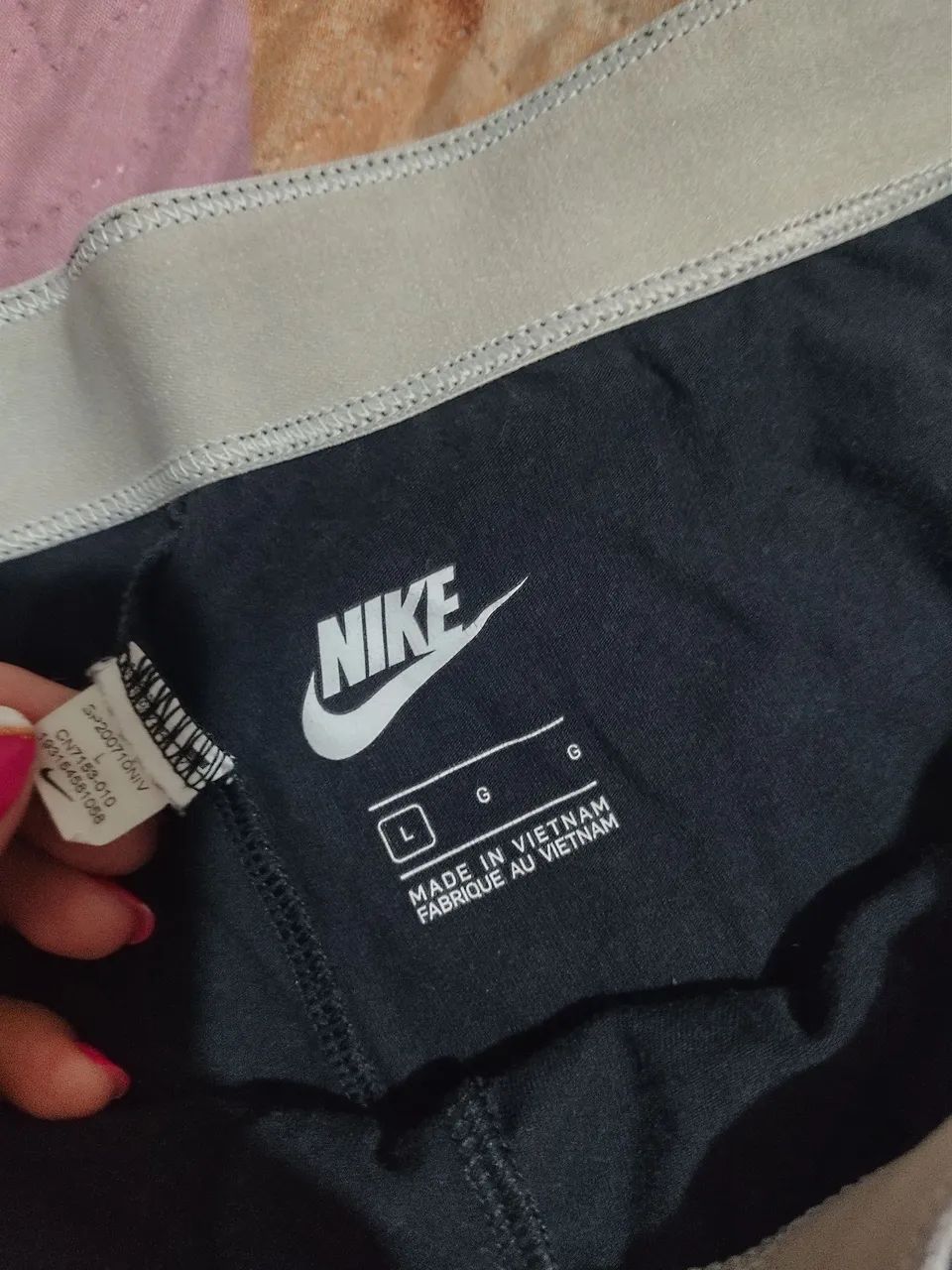 Calça Legging Nike com Estampa Animal tamanho g vai até um 42/44 - Foto 2