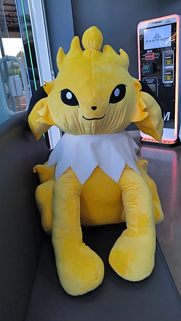 Pelúcia Jolteon Gigante - Pokémon