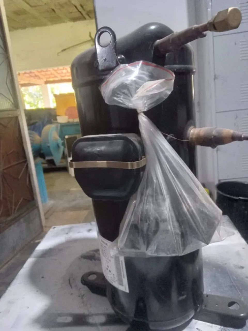 COMPRESSOR SANYO MOD: C-SB303H6B 220V TRIFÁSICO R22 - Ar