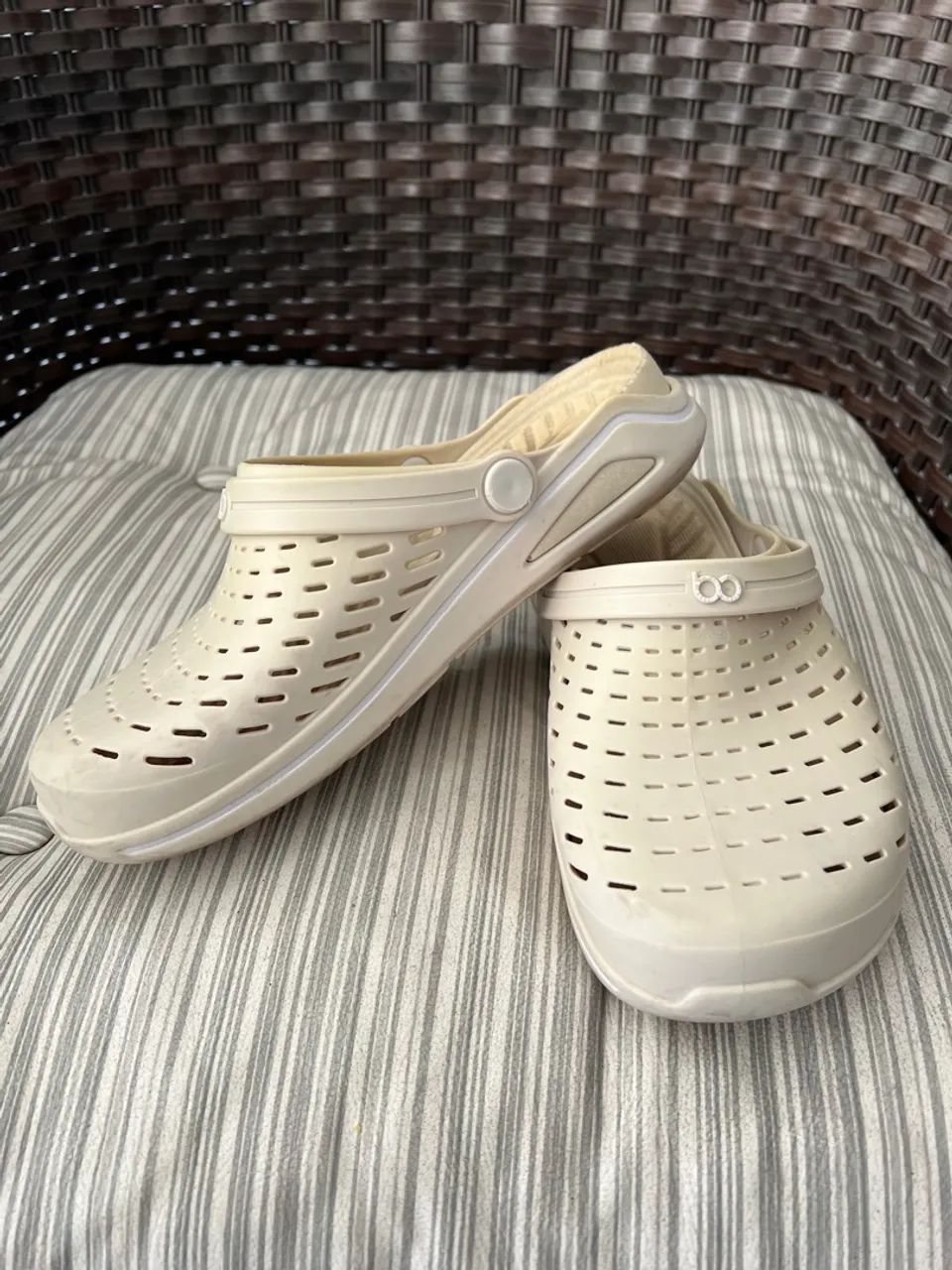 Sapato estilo CROCS  - Foto 3