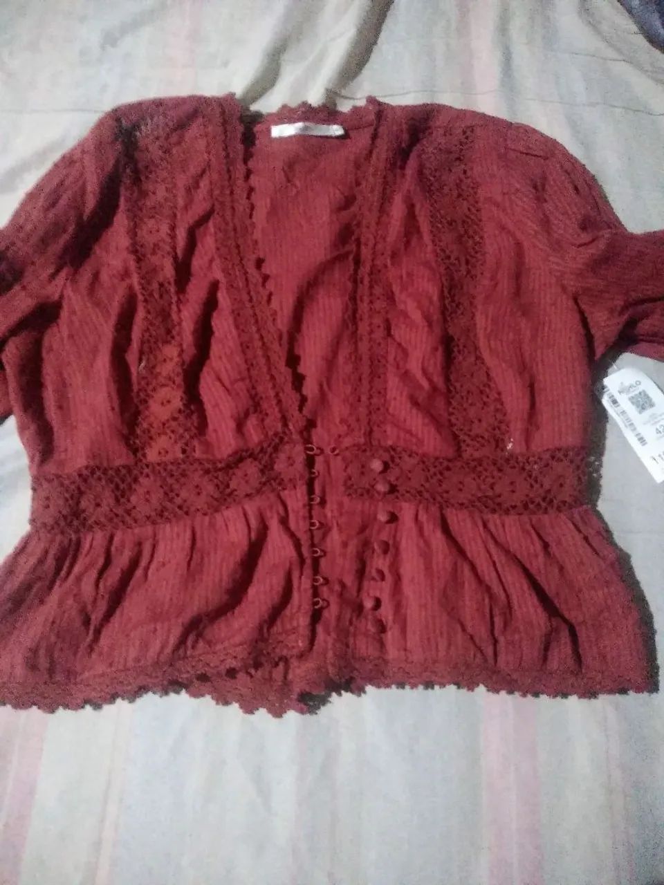 Blusa cor de vinho