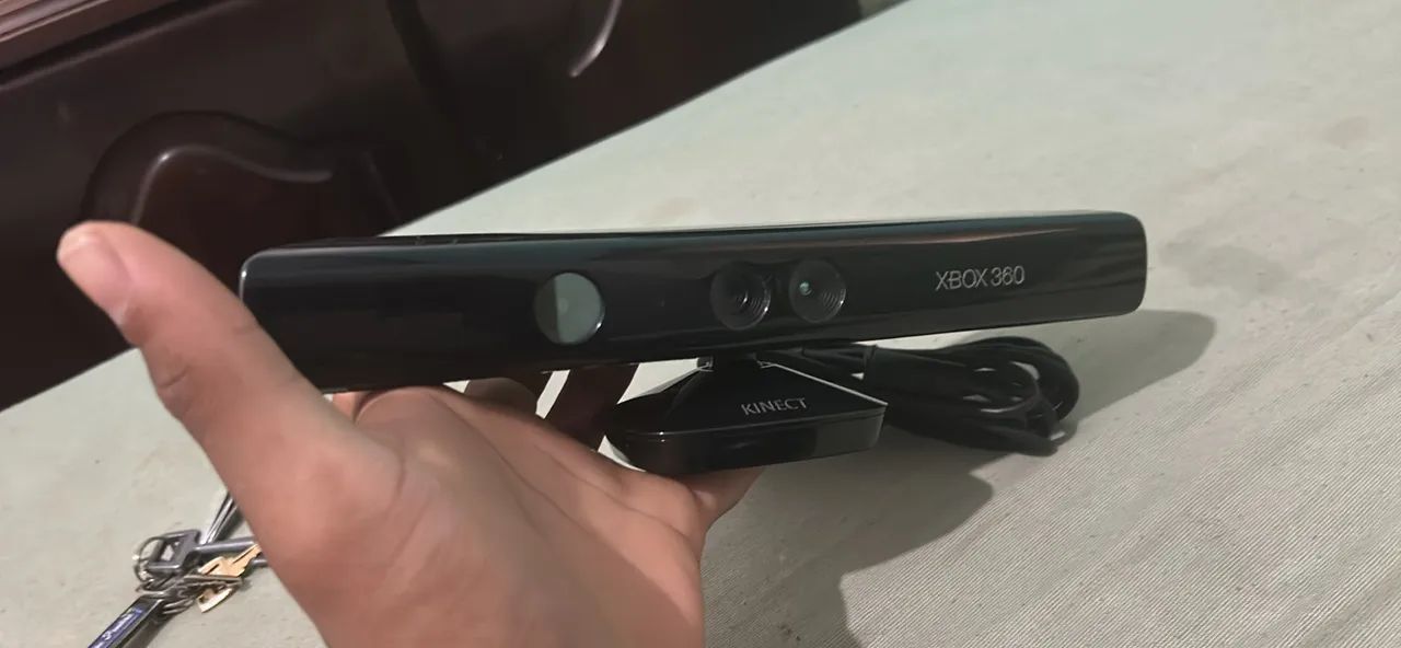 Kinect e 2 controles XBOX 360 - Foto 4